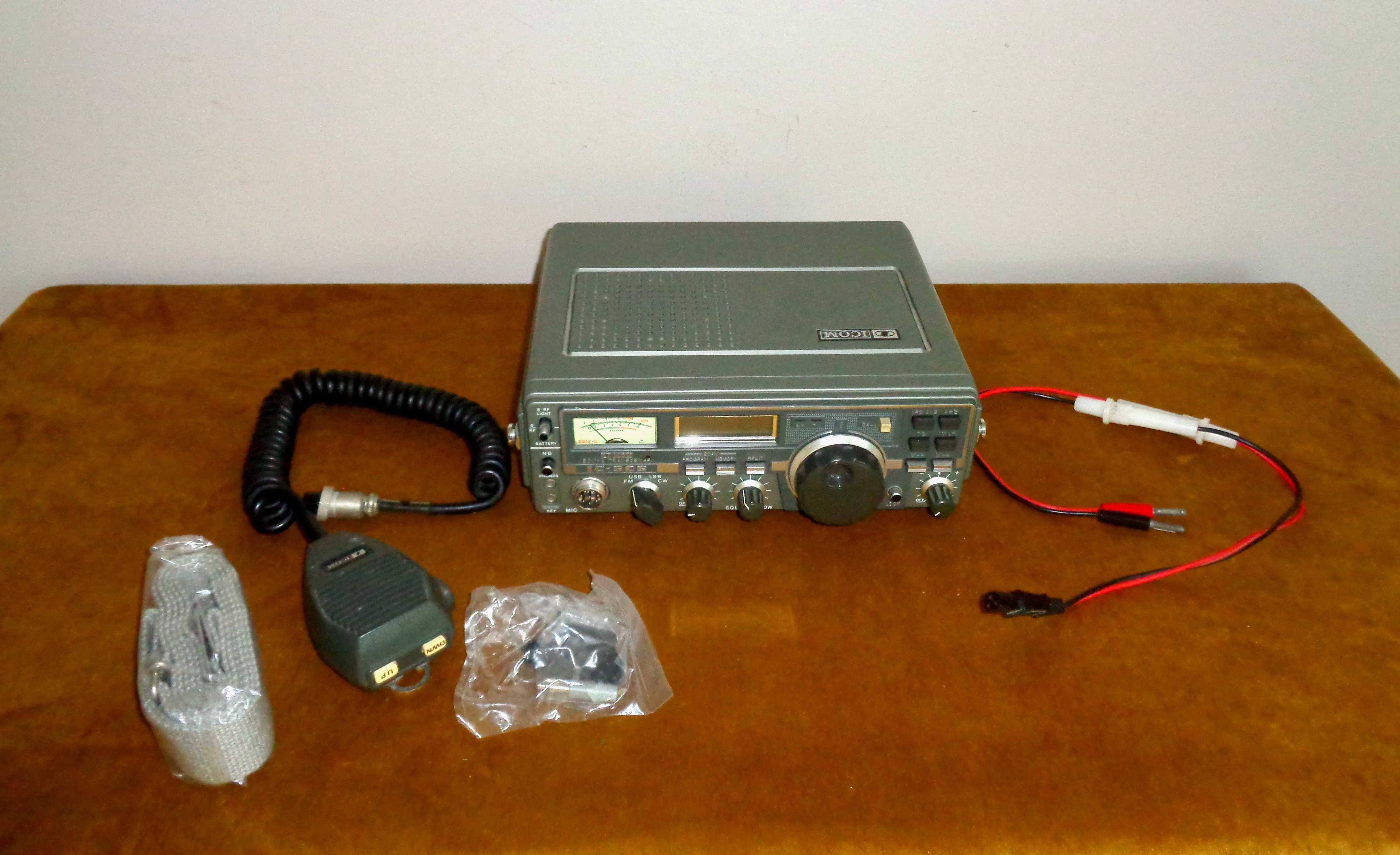 Icom IC-505 Portable Multi-mode 50 MHz Transceiver In Its Original Box